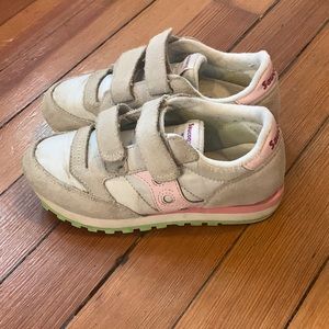 Saucony girls sneakers 13